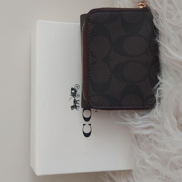 COACH wallet - Picture 2 of 5